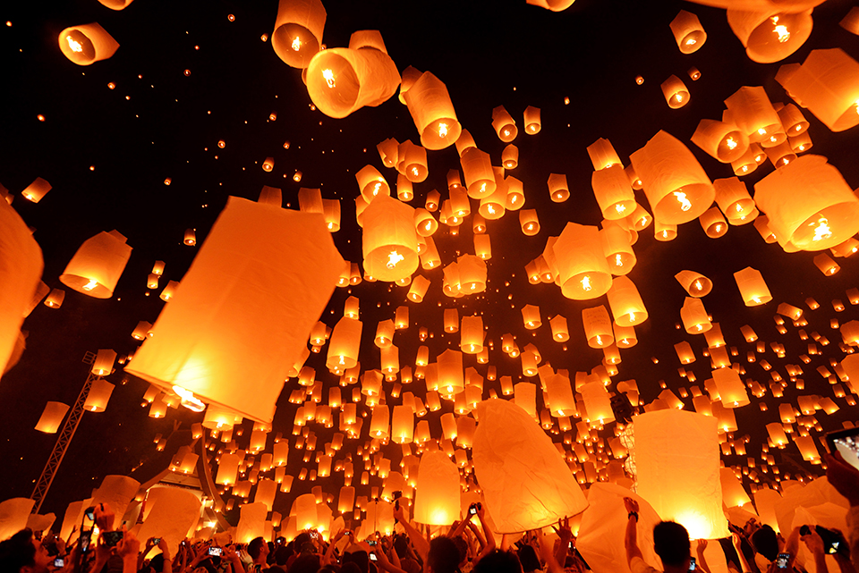 Sky Lanterns in Asia