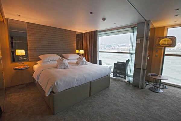 Royal Balcony Suite R