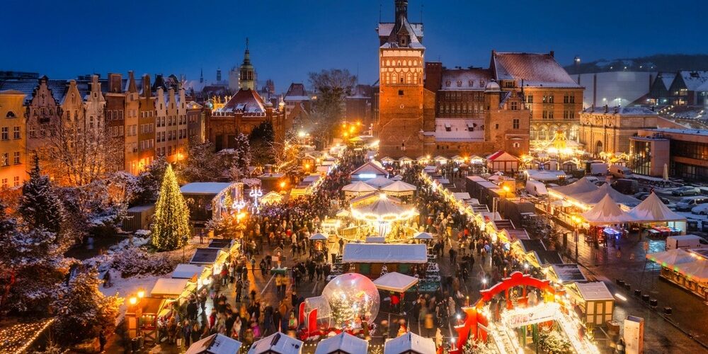 Beautifully,Lit,Christmas,Fair,In,The,Main,City,Of,Gdansk