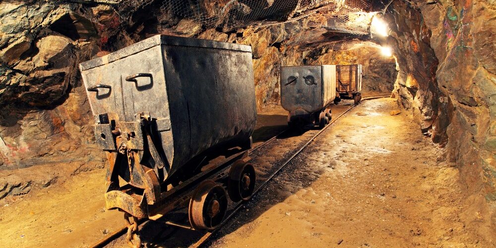 Mining,Cart,In,Silver,,Gold,,Copper,Mine Tourist Mines in the US