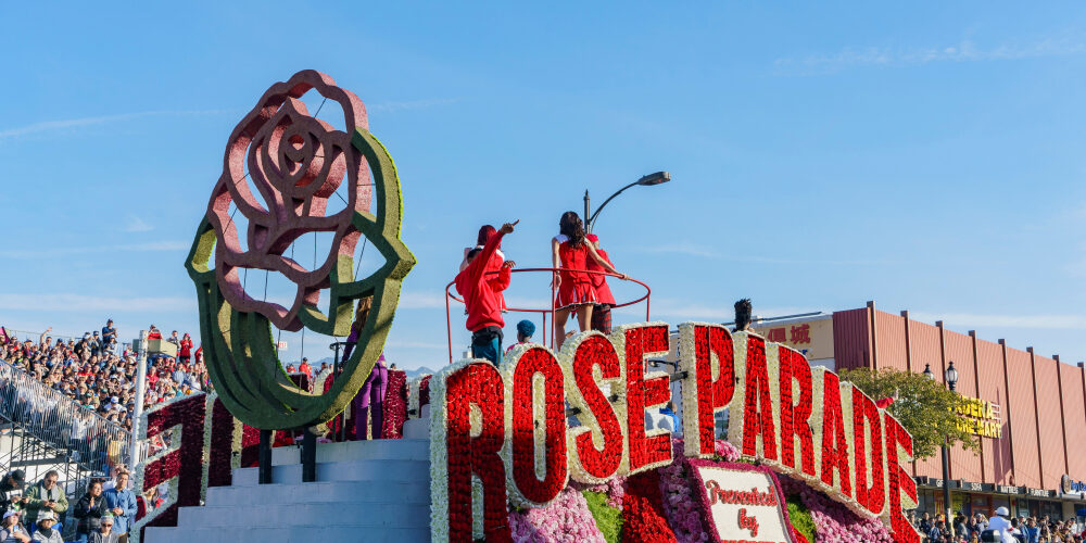 Pasadena,,Jan,1:,Rose,Parade,Colorful,Float,-,America’s,New