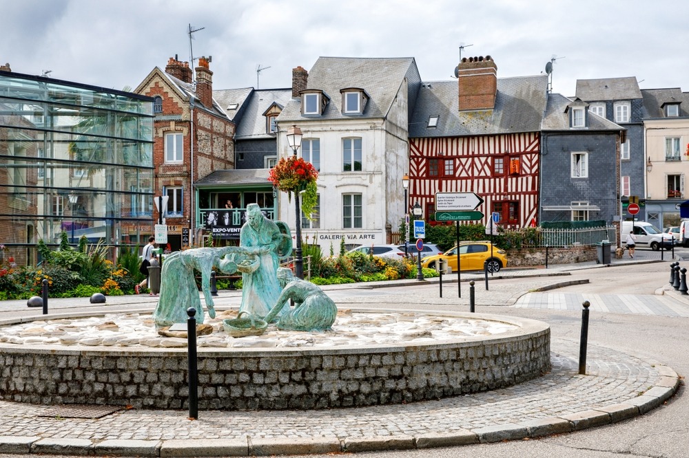 Honfleur Statue 