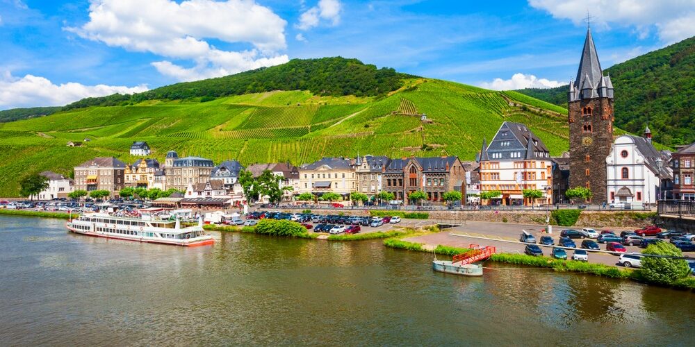 Bernkastel,Kues,Aerial,Panoramic,View.,Bernkastel-kues,Is,A,Well-known,Winegrowing Bernkastel-Kues