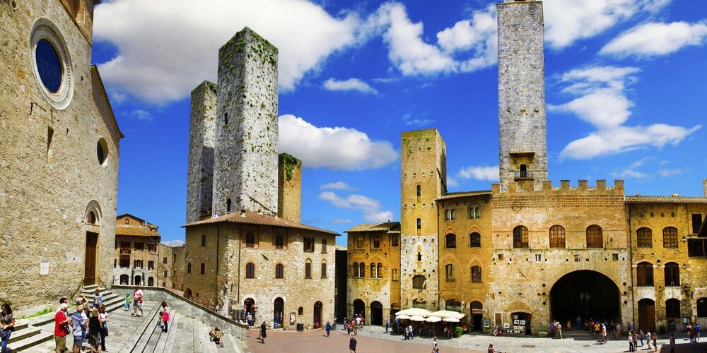 Medieval,San,Gimignano,,Central,Square,,Tuscany,,Italy Centre of San Gimignano, Italy