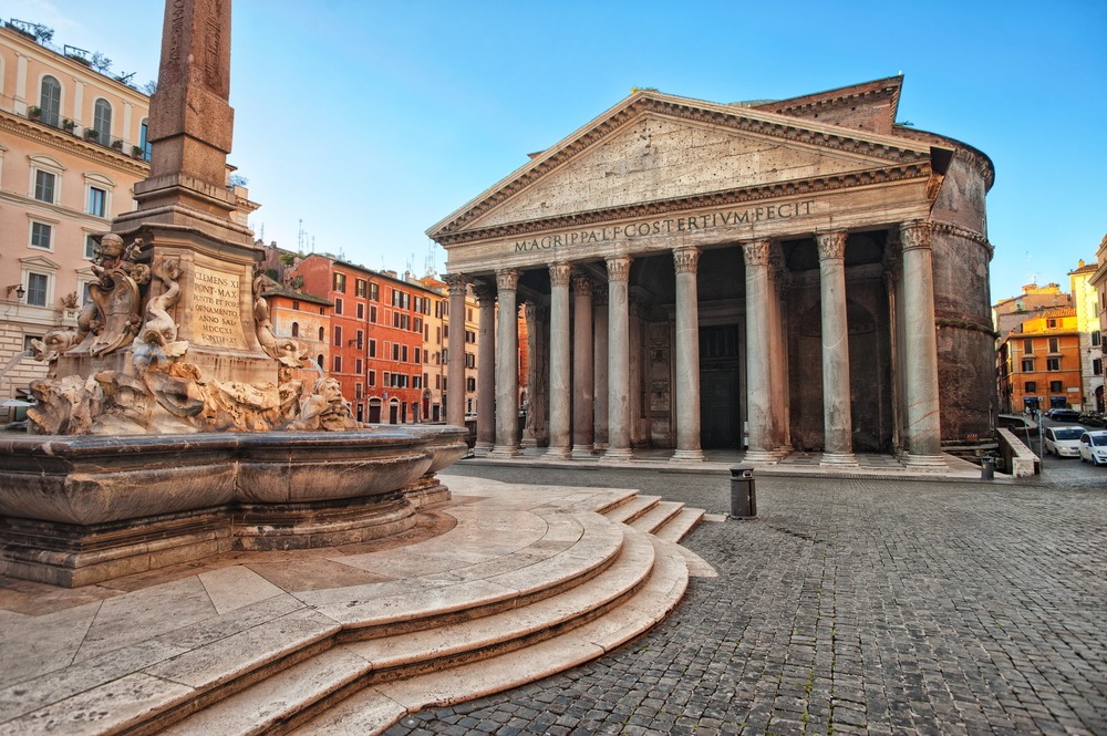 Pantheon Rome Center 