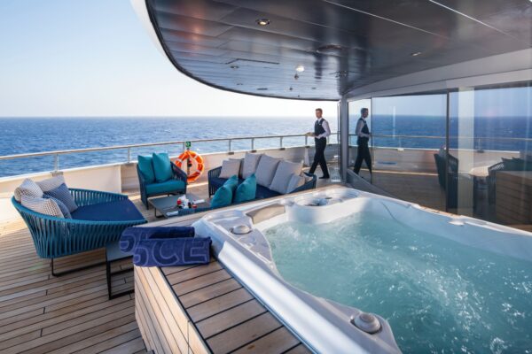 SE_Owners-Penthouse-Suite-Deck-003